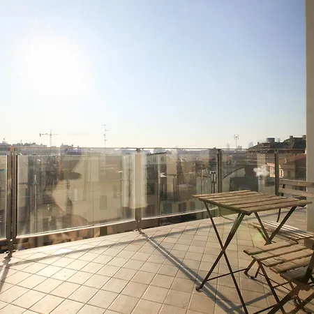 בית הארחה Red Line Division מילאנו