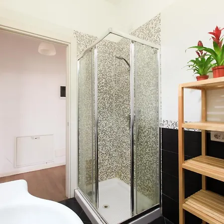 בית הארחה Red Line Division מילאנו