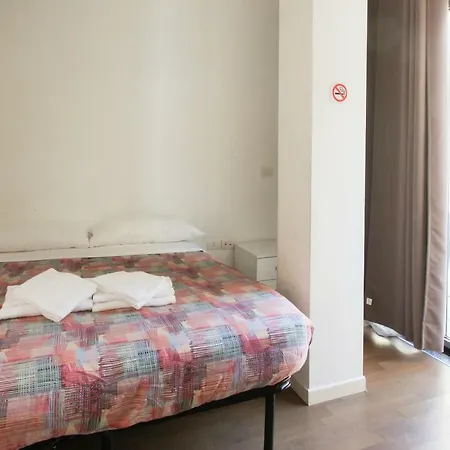 בית הארחה Red Line Division מילאנו