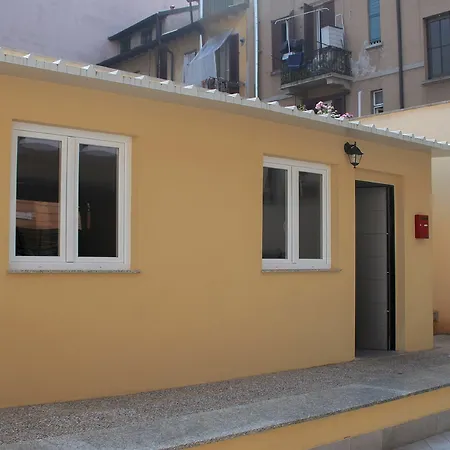 בית הארחה Red Line Division מילאנו