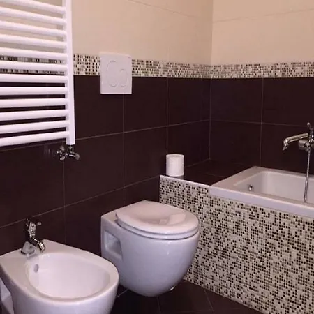 Red Line Division בית הארחה 3*