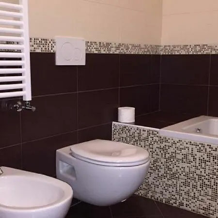 בית הארחה Red Line Division 3*